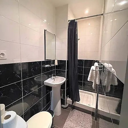Relais Sud 2* 발랑스